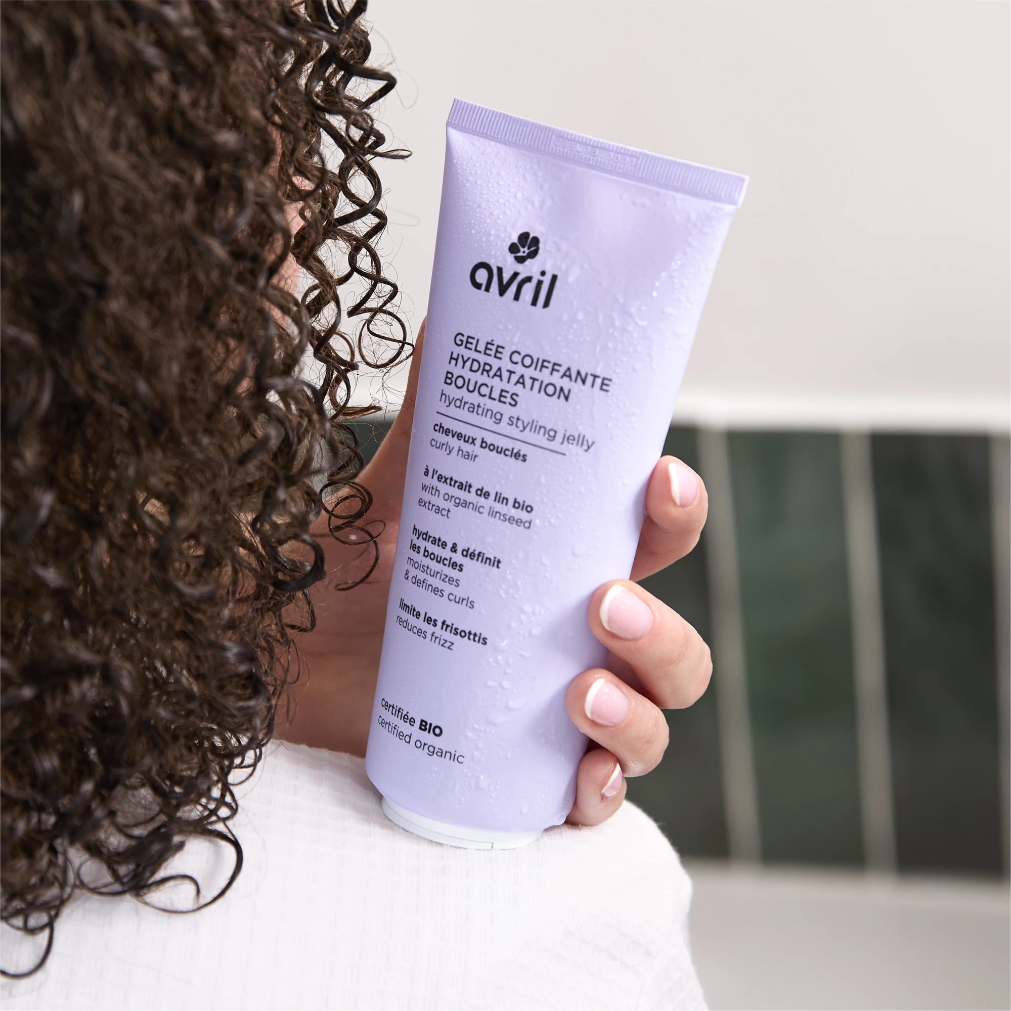 Gel hidratante para cabelos encaracolados Avril - Definição leve e natural